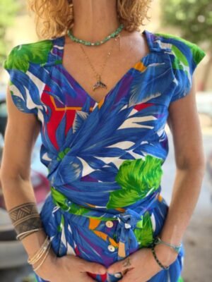 vintage topical dress with wrap top part and buttoned up skirt - Image 2